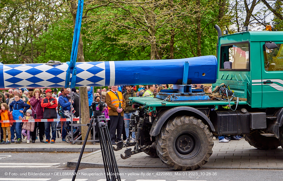 01.05.2023 - Maibaumaufstellung in Berg am Laim